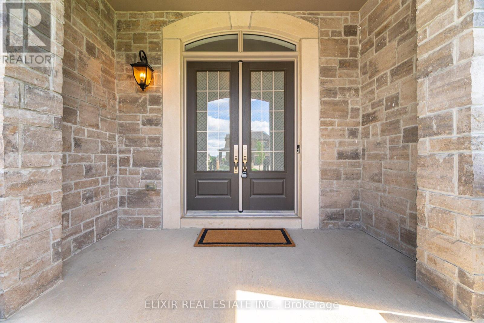 Photo 6 of 33 Sculpture Garden Lane, Vaughan ON
