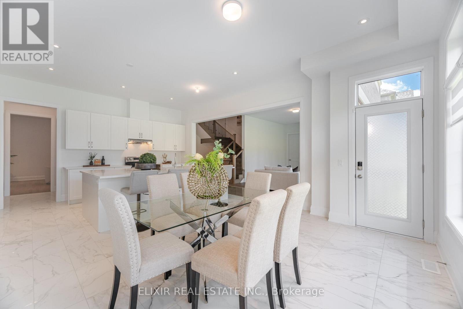 Photo 25 of 33 Sculpture Garden Lane, Vaughan ON