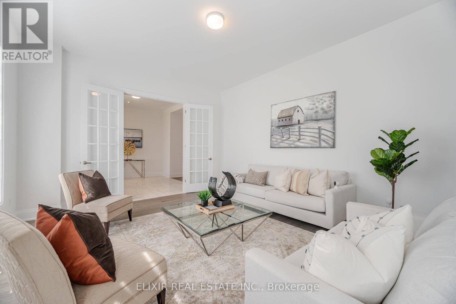 Photo 11 of 33 Sculpture Garden Lane, Vaughan ON