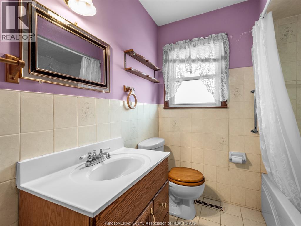 Photo 15 of 14 Fryer Street, Amherstburg ON