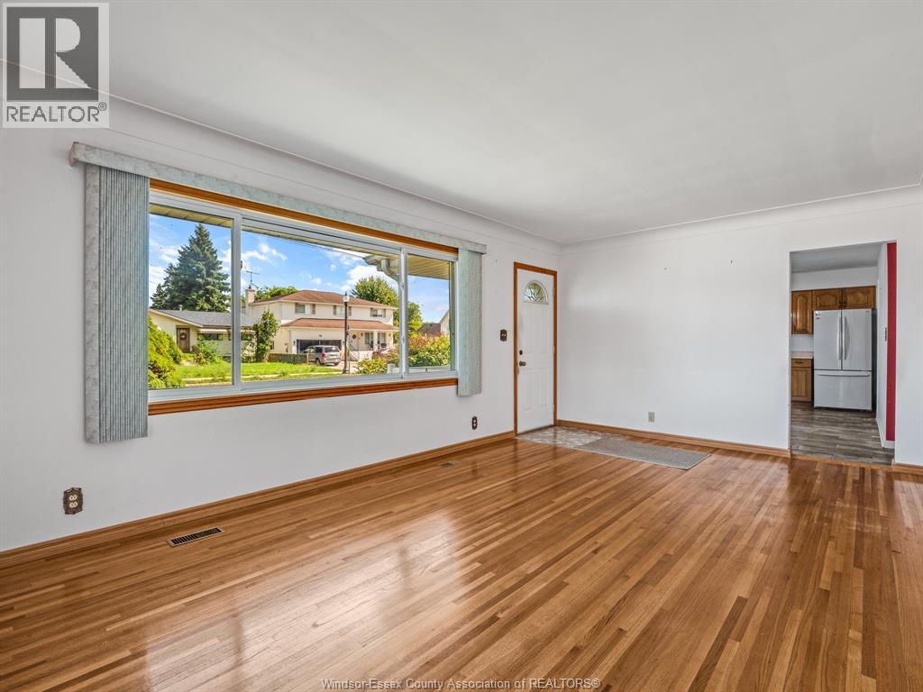 Photo 5 of 14 Fryer Street, Amherstburg ON