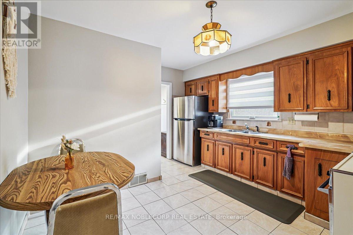 Photo 16 of 65 Exbury Road, Toronto ON