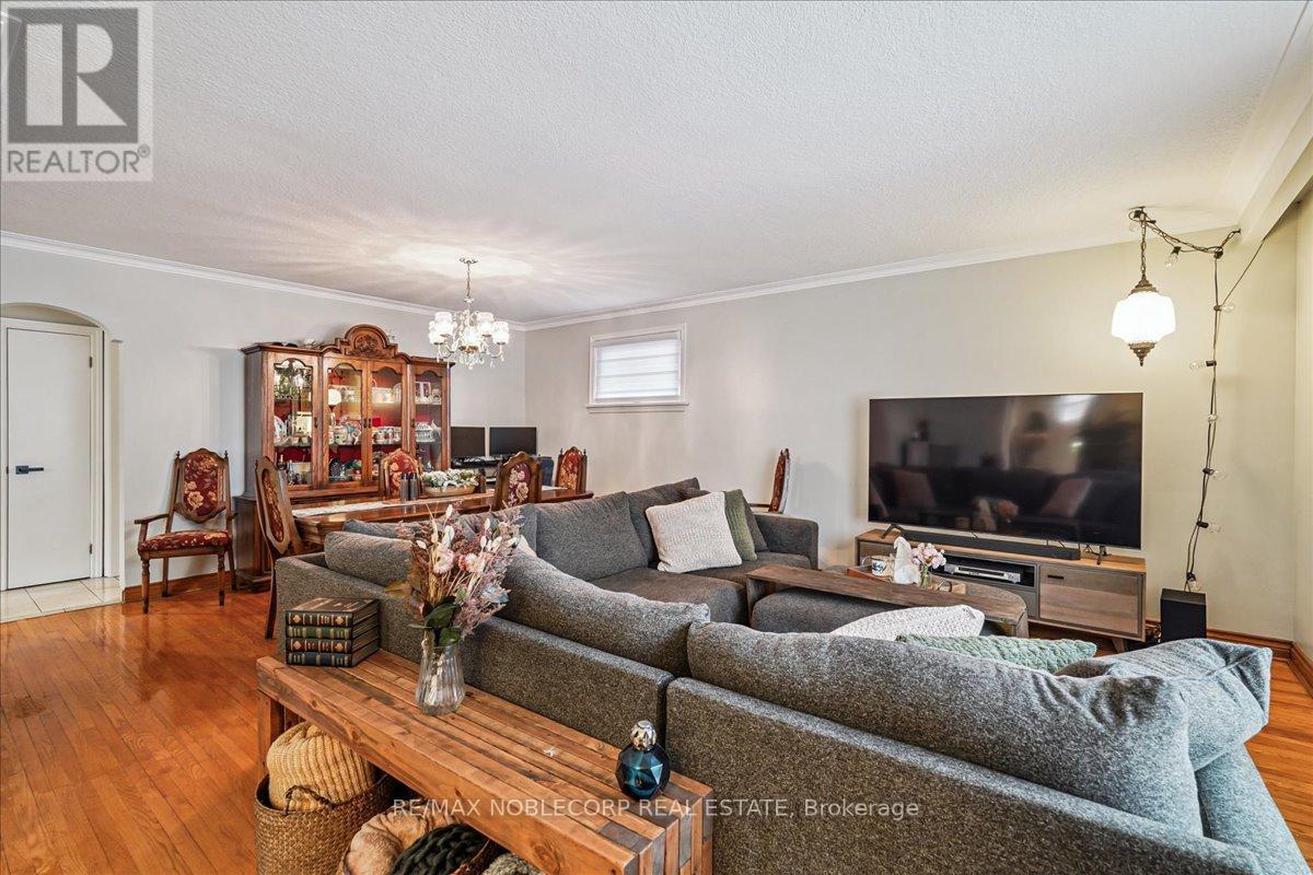 Photo 7 of 65 Exbury Road, Toronto ON