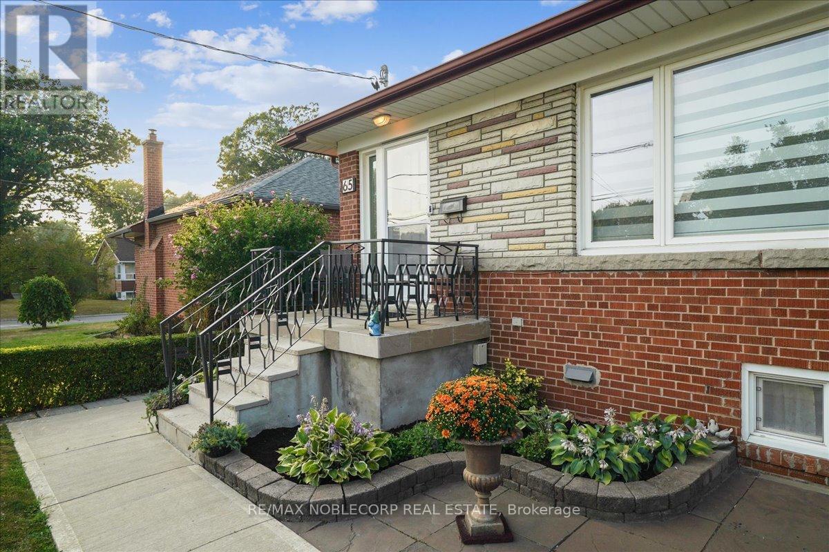 Photo 3 of 65 Exbury Road, Toronto ON