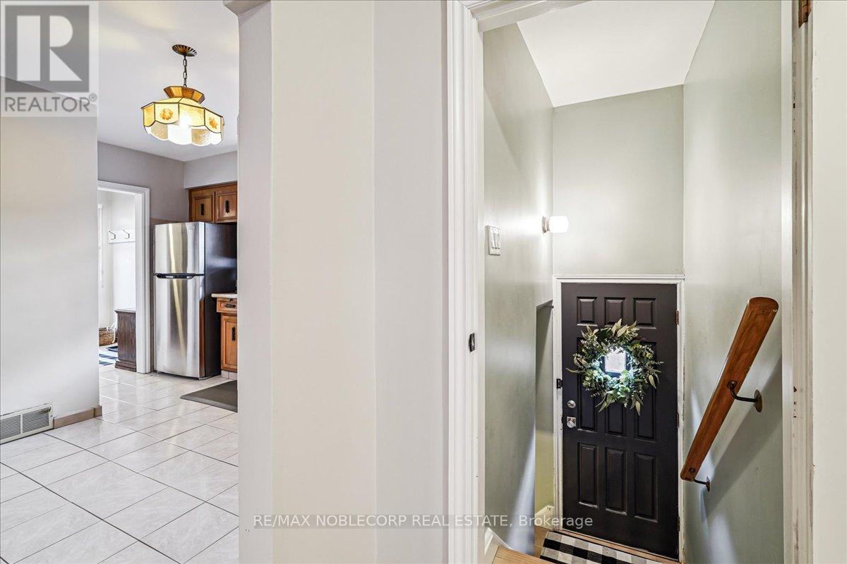 Photo 25 of 65 Exbury Road, Toronto ON