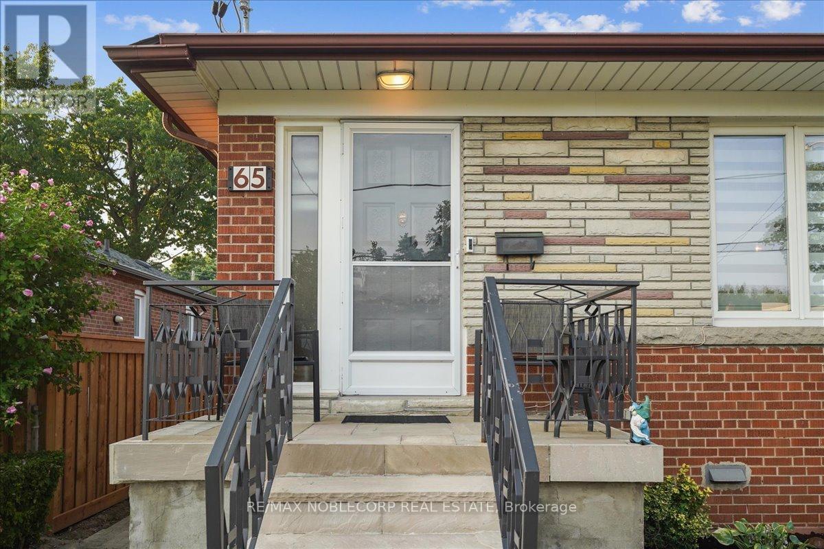 Photo 4 of 65 Exbury Road, Toronto ON