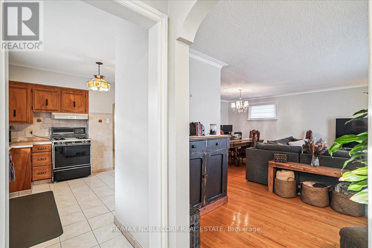 Photo 6 of 65 Exbury Road, Toronto ON