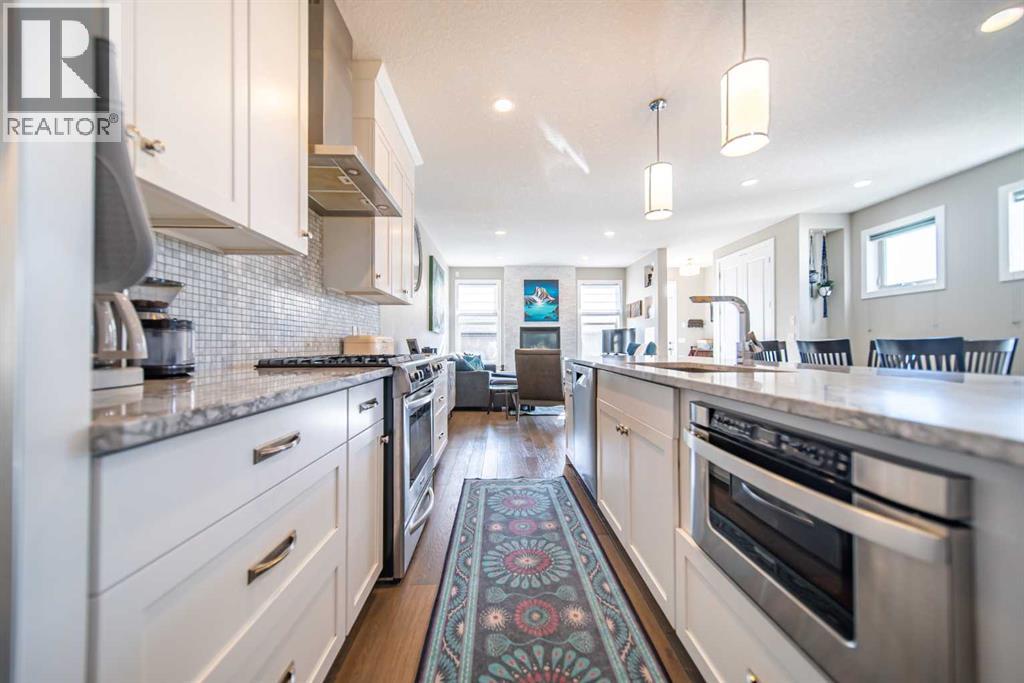 Photo 10 of 3524 41 Street Sw, Calgary AB