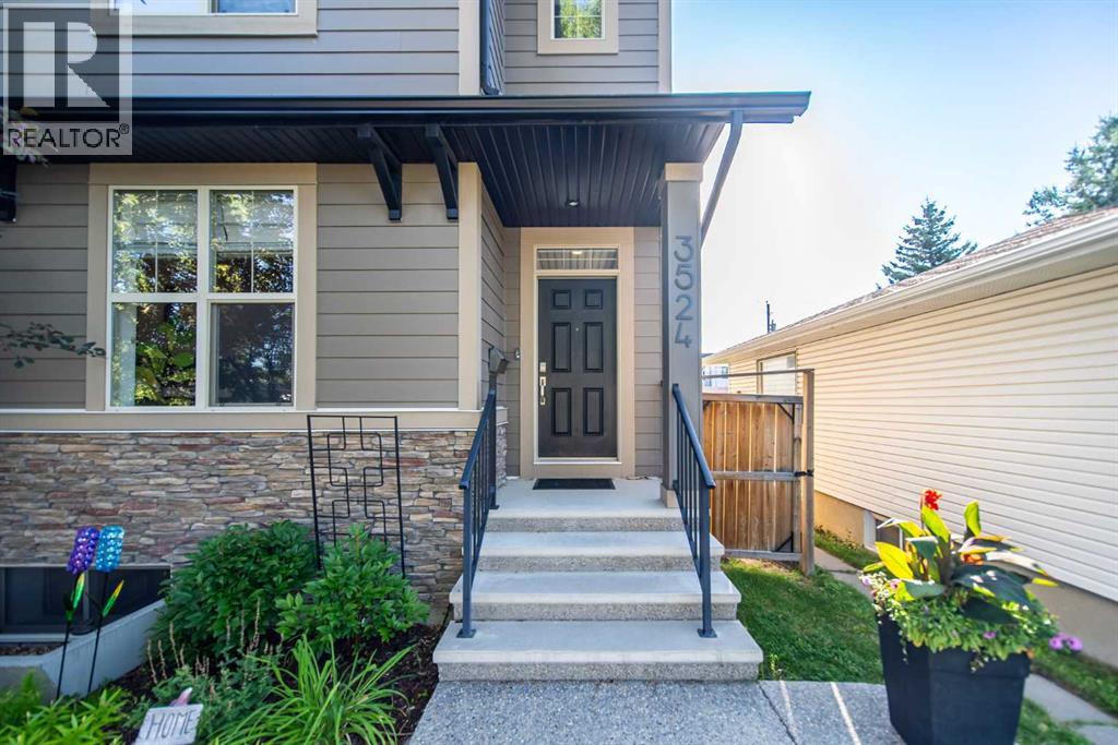 Photo 2 of 3524 41 Street Sw, Calgary AB