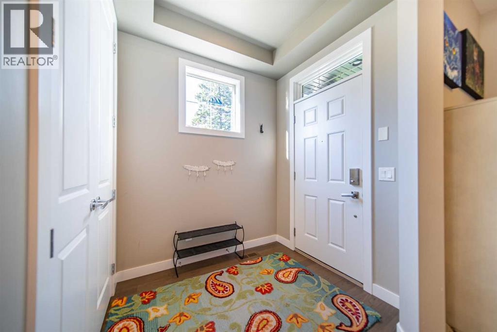 Photo 3 of 3524 41 Street Sw, Calgary AB