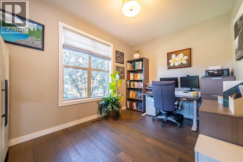 Photo 4 of 3524 41 Street Sw, Calgary AB
