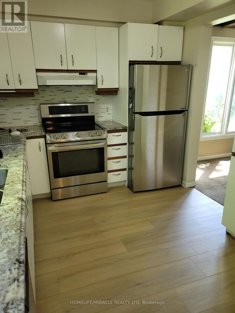 Photo 12 of 696 Penny Lane, Burlington ON