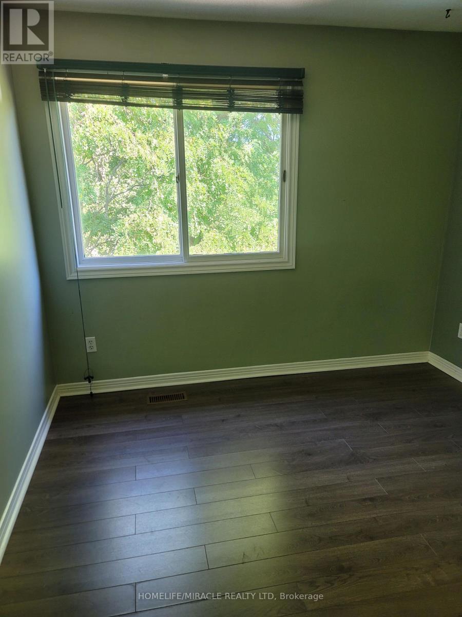 Photo 20 of 696 Penny Lane, Burlington ON