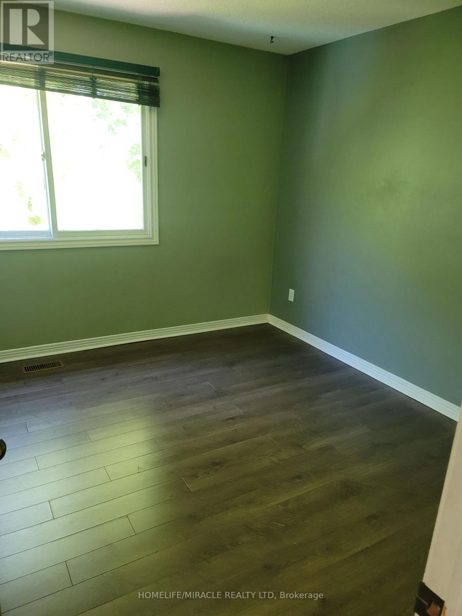 Photo 18 of 696 Penny Lane, Burlington ON