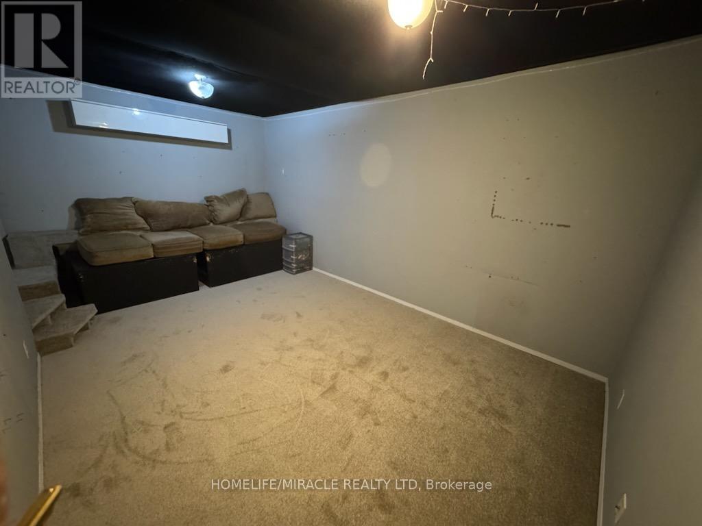 Photo 29 of 696 Penny Lane, Burlington ON