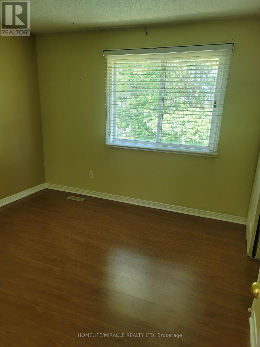 Photo 21 of 696 Penny Lane, Burlington ON