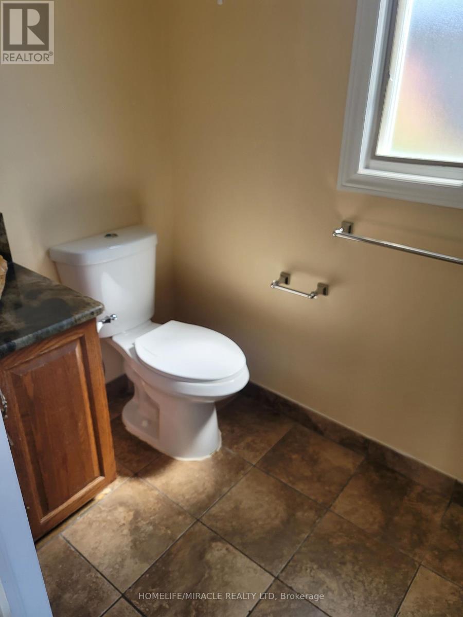 Photo 23 of 696 Penny Lane, Burlington ON