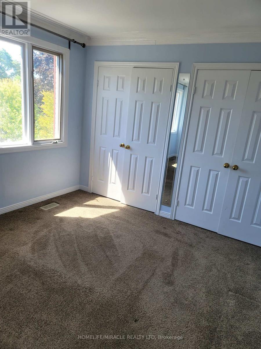 Photo 25 of 696 Penny Lane, Burlington ON