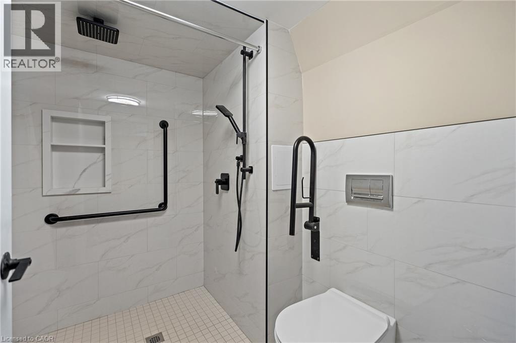 Photo 13 of 28 Dale Avenue Unit 2, Hamilton ON