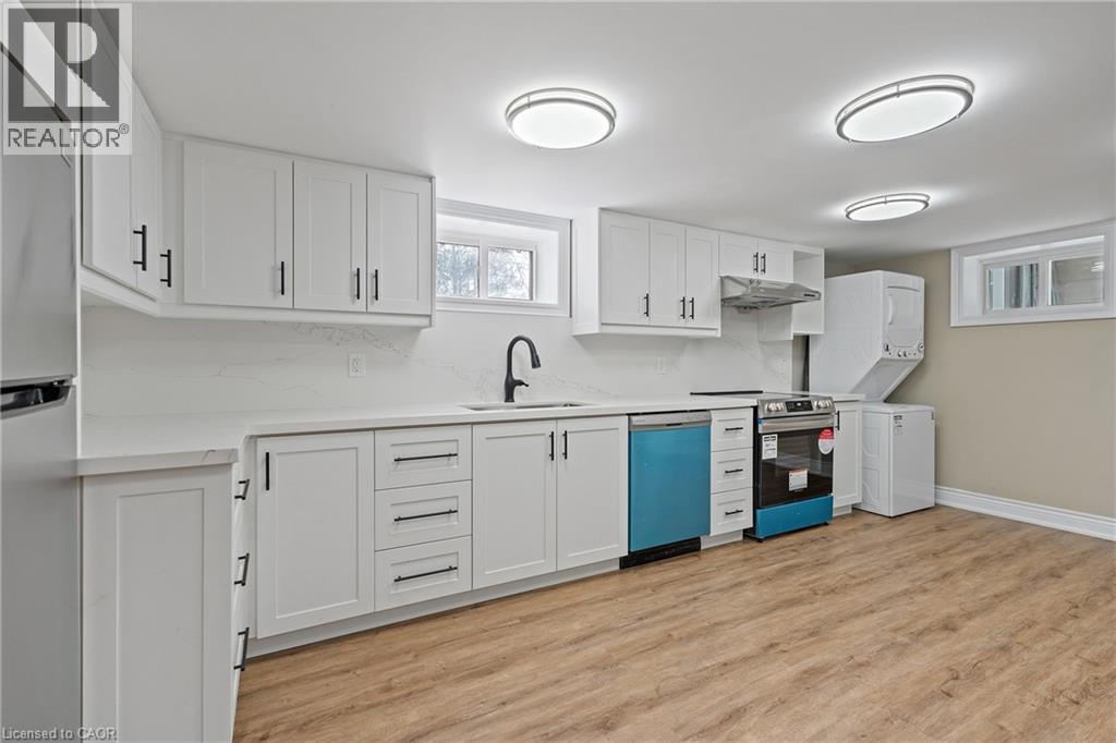 Photo 5 of 28 Dale Avenue Unit 2, Hamilton ON