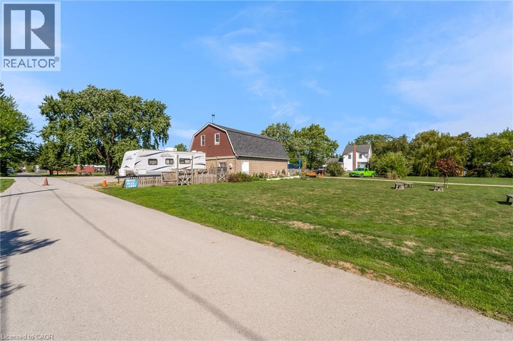 Photo 13 of 4018 Victoria Avenue, Vineland ON