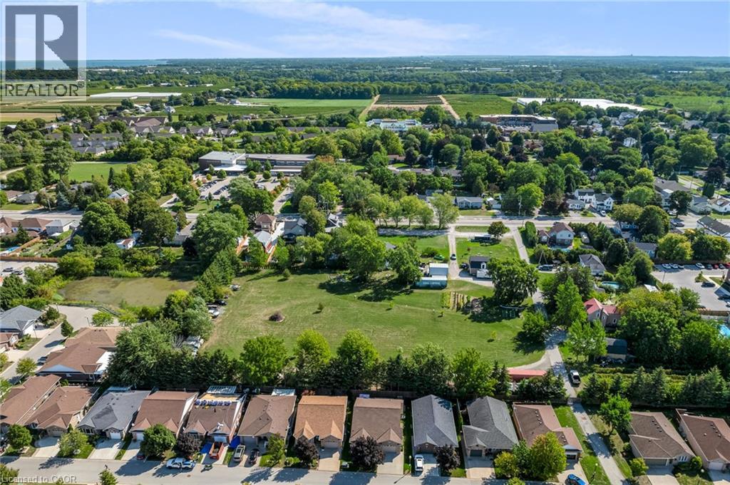 Photo 6 of 4018 Victoria Avenue, Vineland ON