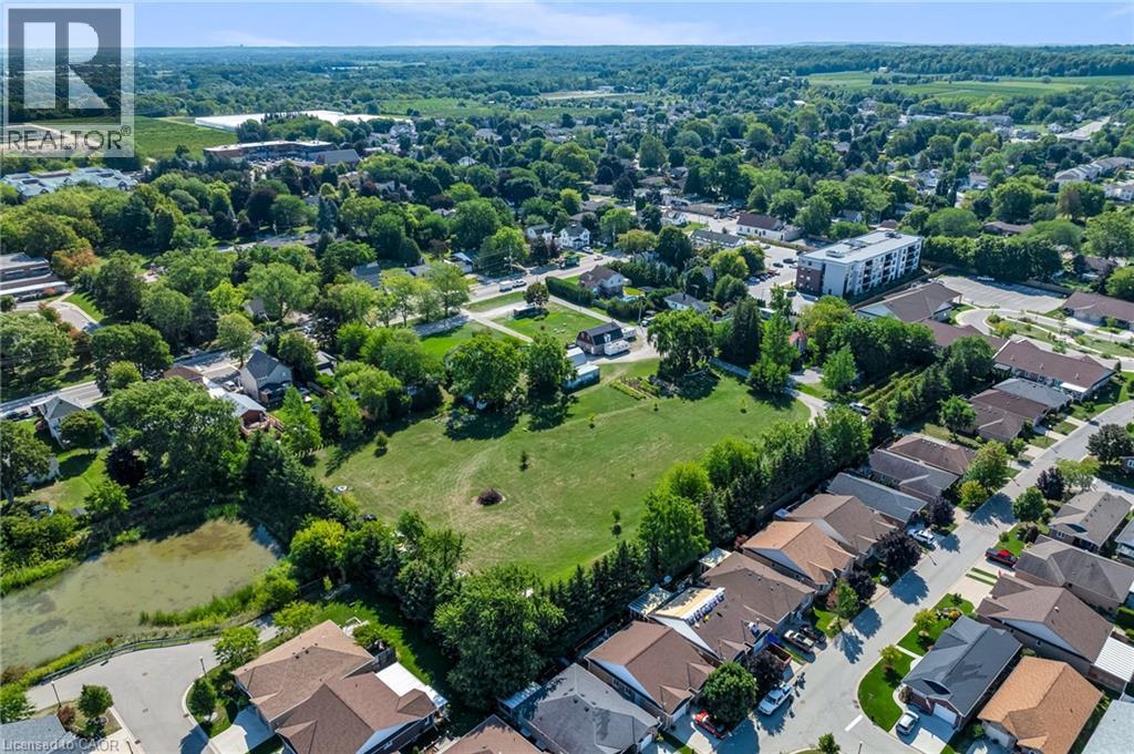 Photo 7 of 4018 Victoria Avenue, Vineland ON