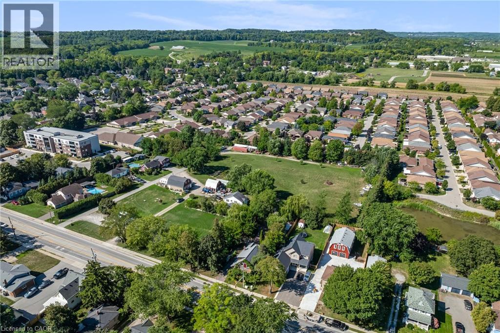 Photo 9 of 4018 Victoria Avenue, Vineland ON