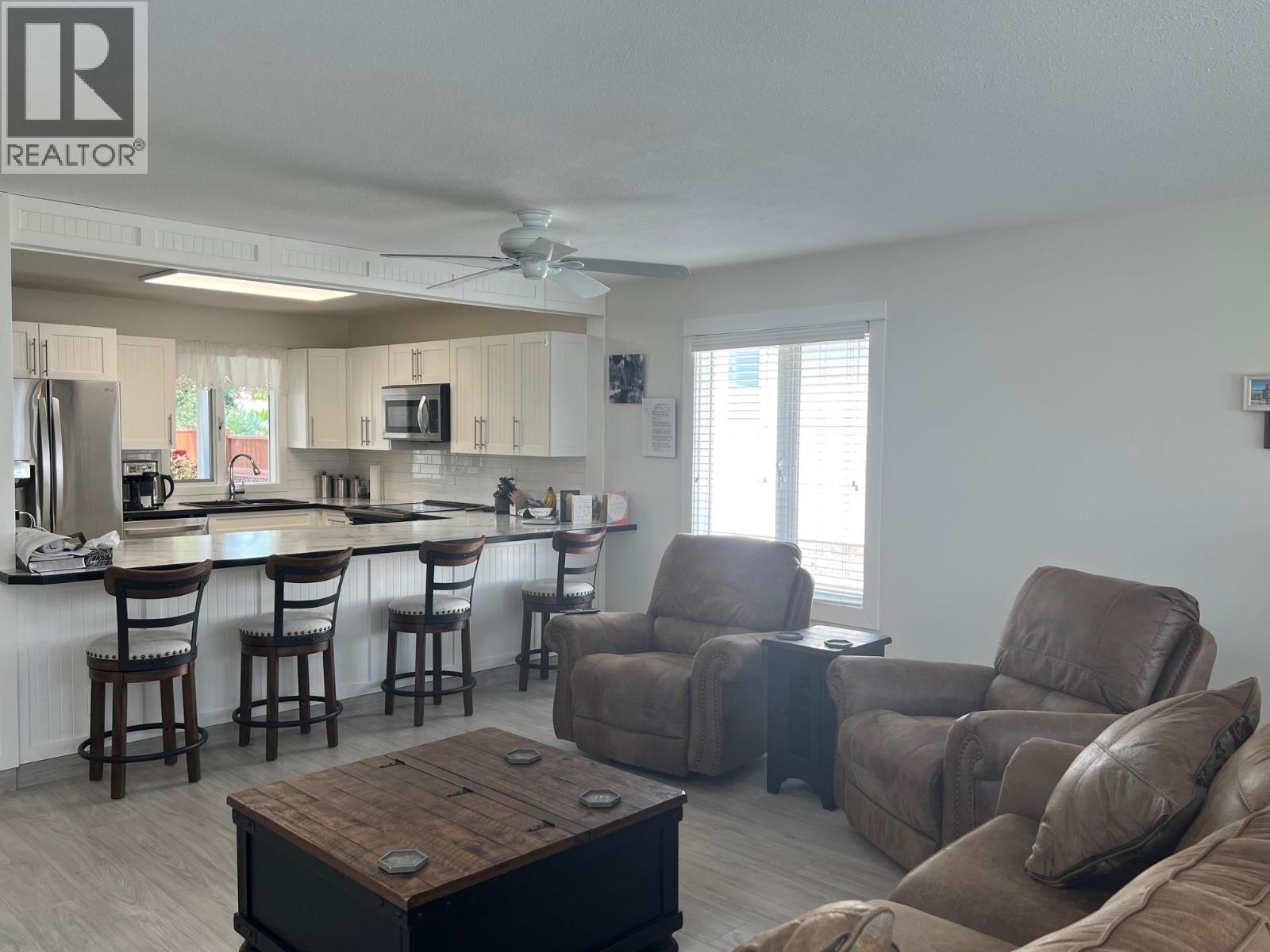 Photo 10 of 821 8th Avenue, Vernon BC