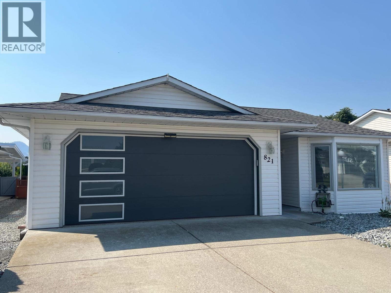 Photo 2 of 821 8th Avenue, Vernon BC
