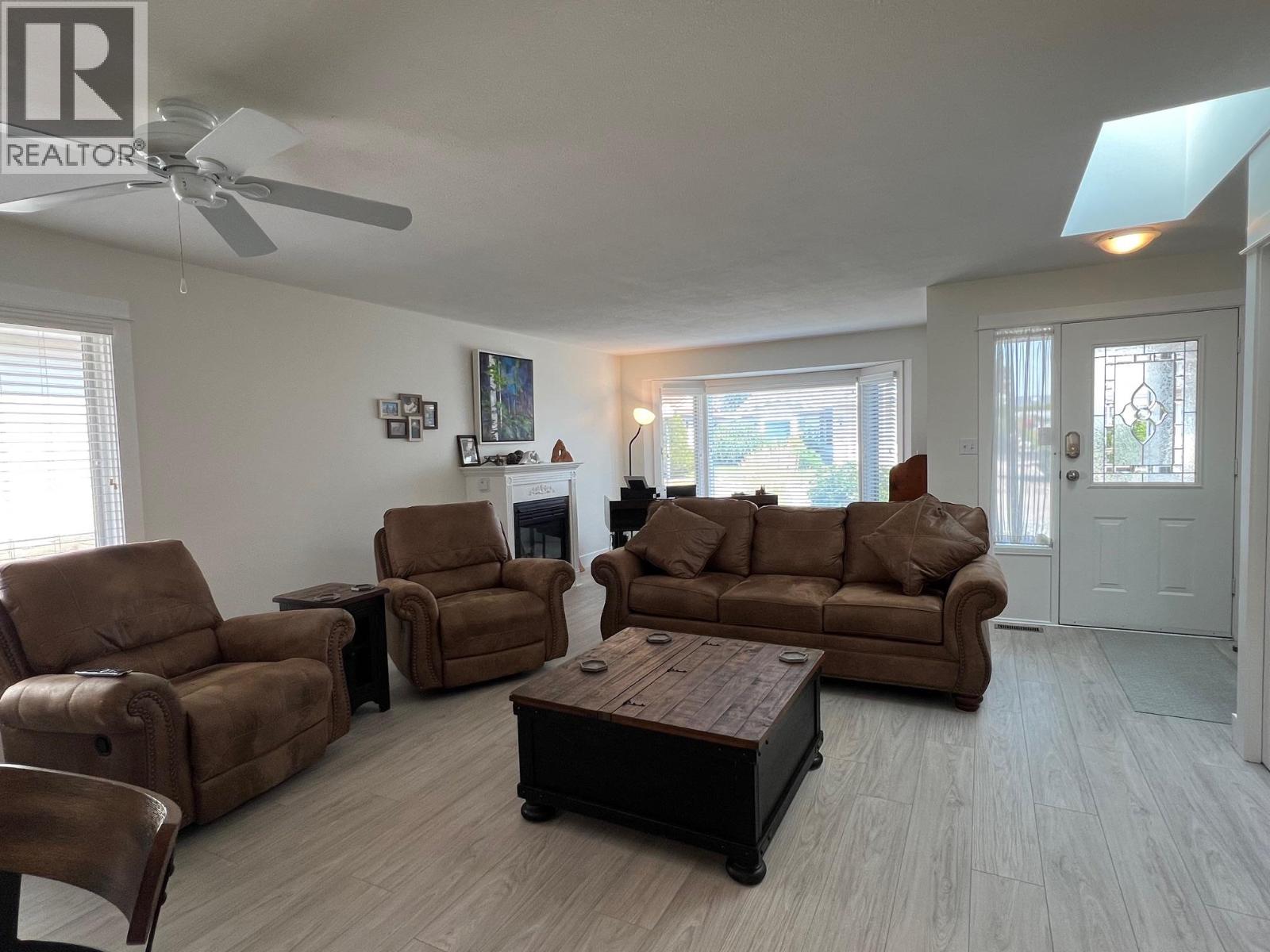Photo 6 of 821 8th Avenue, Vernon BC