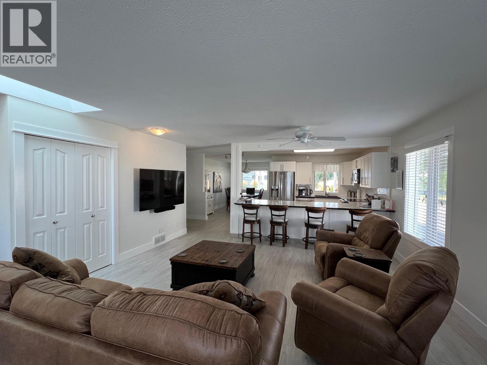 Photo 9 of 821 8th Avenue, Vernon BC