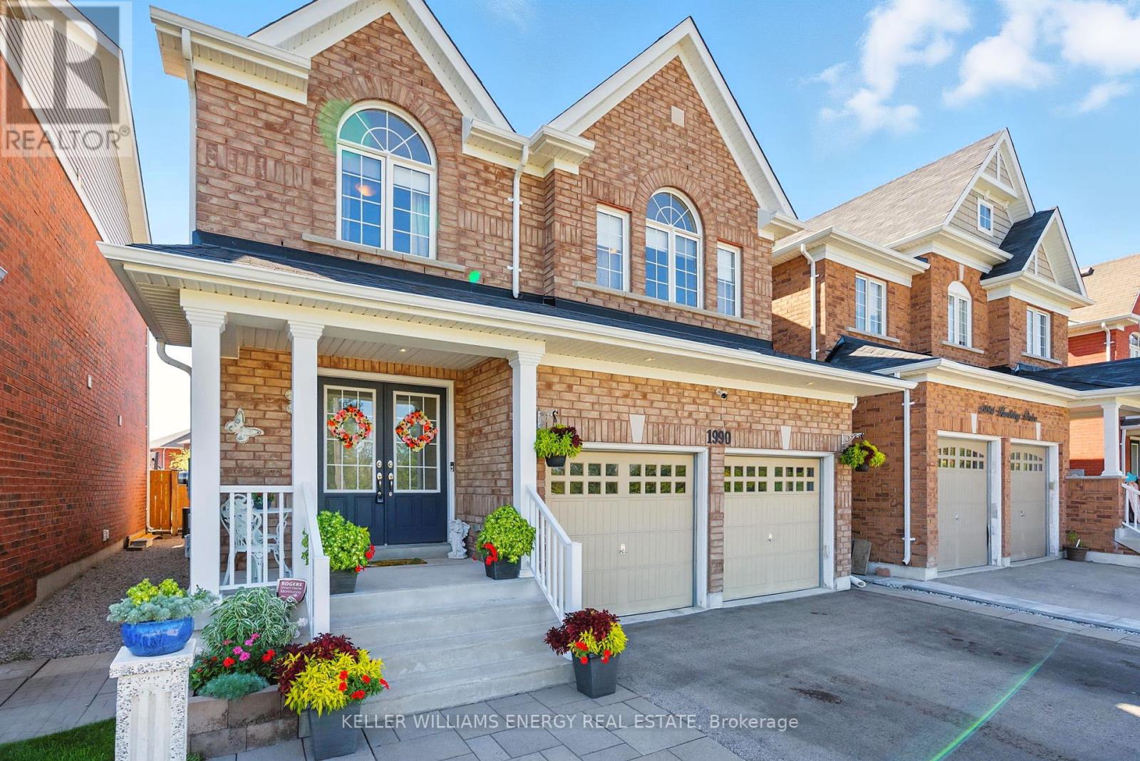 Photo 2 of 1990 Hunking Drive, Oshawa ON