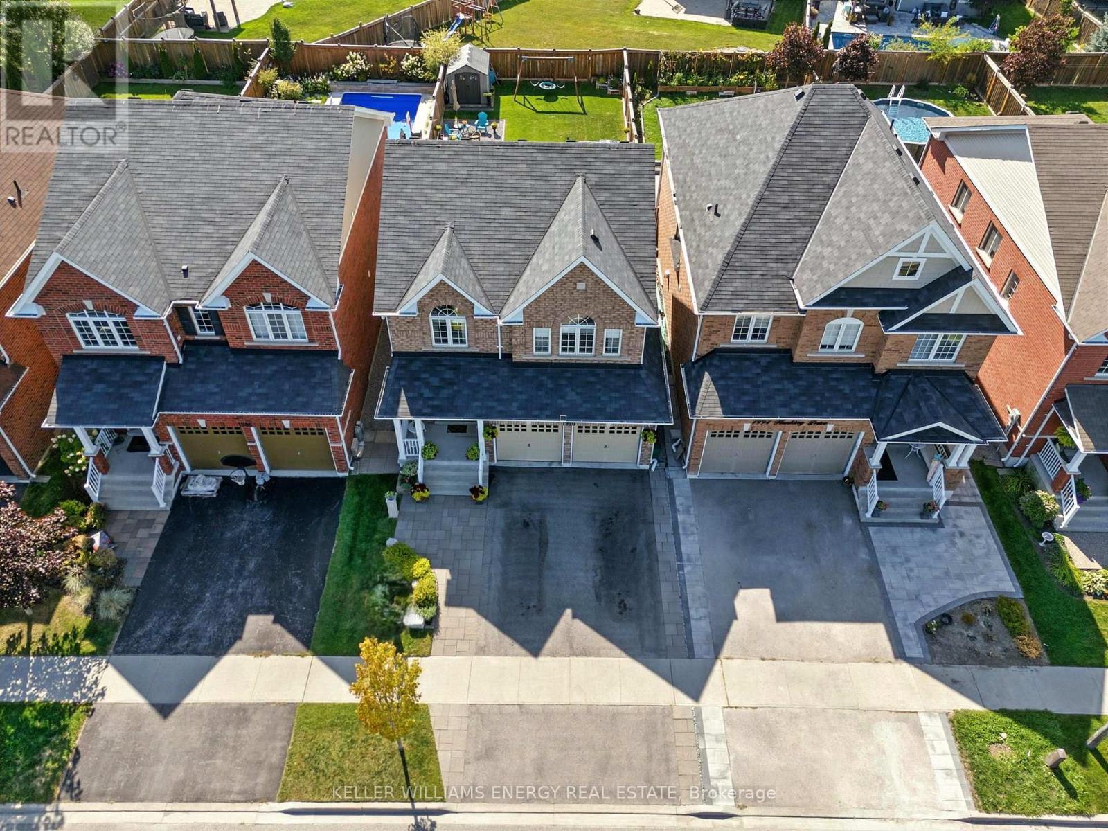 Photo 36 of 1990 Hunking Drive, Oshawa ON