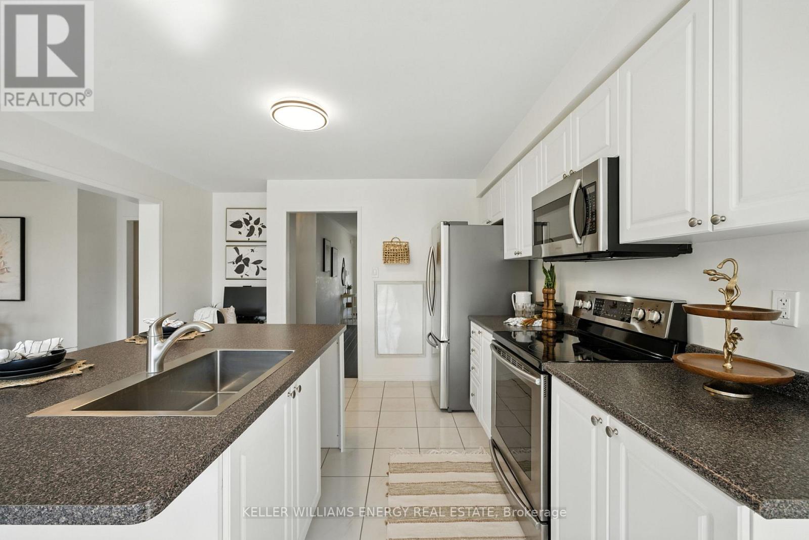 Photo 6 of 1990 Hunking Drive, Oshawa ON