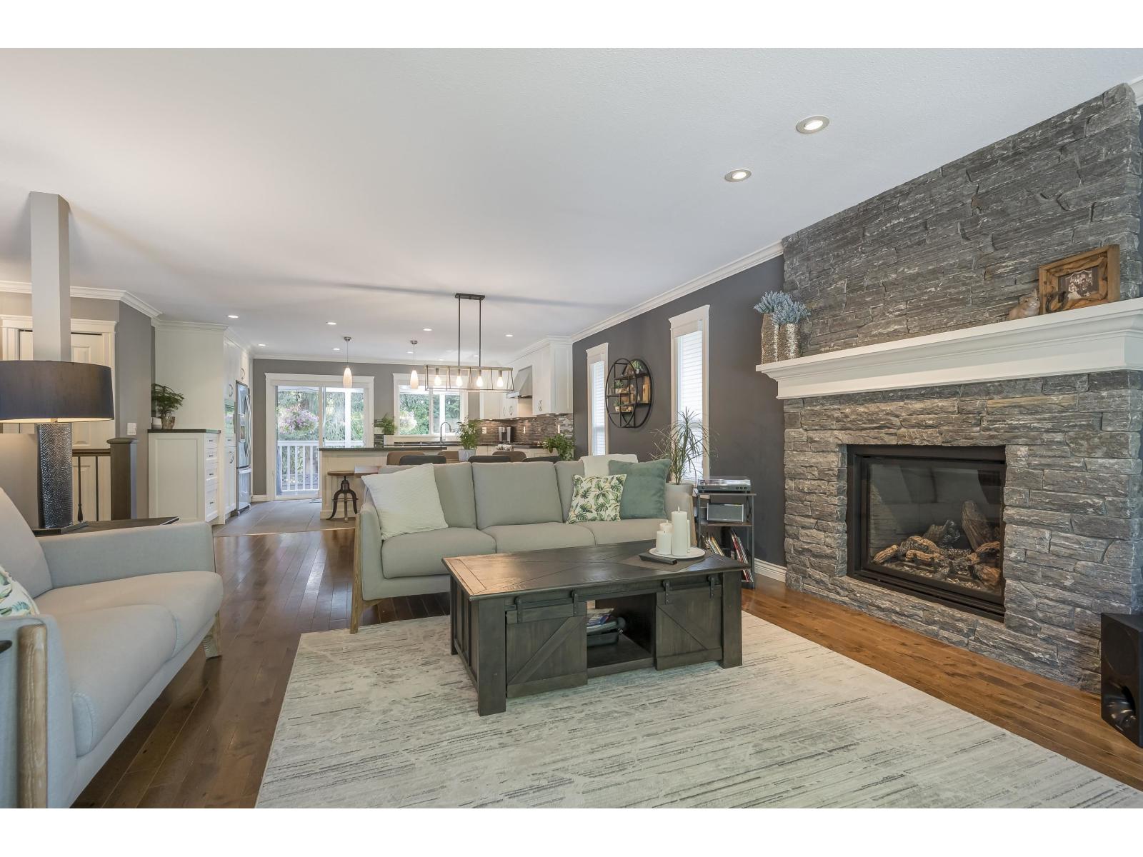 Photo 8 of 21242 94 B Avenue, Langley BC