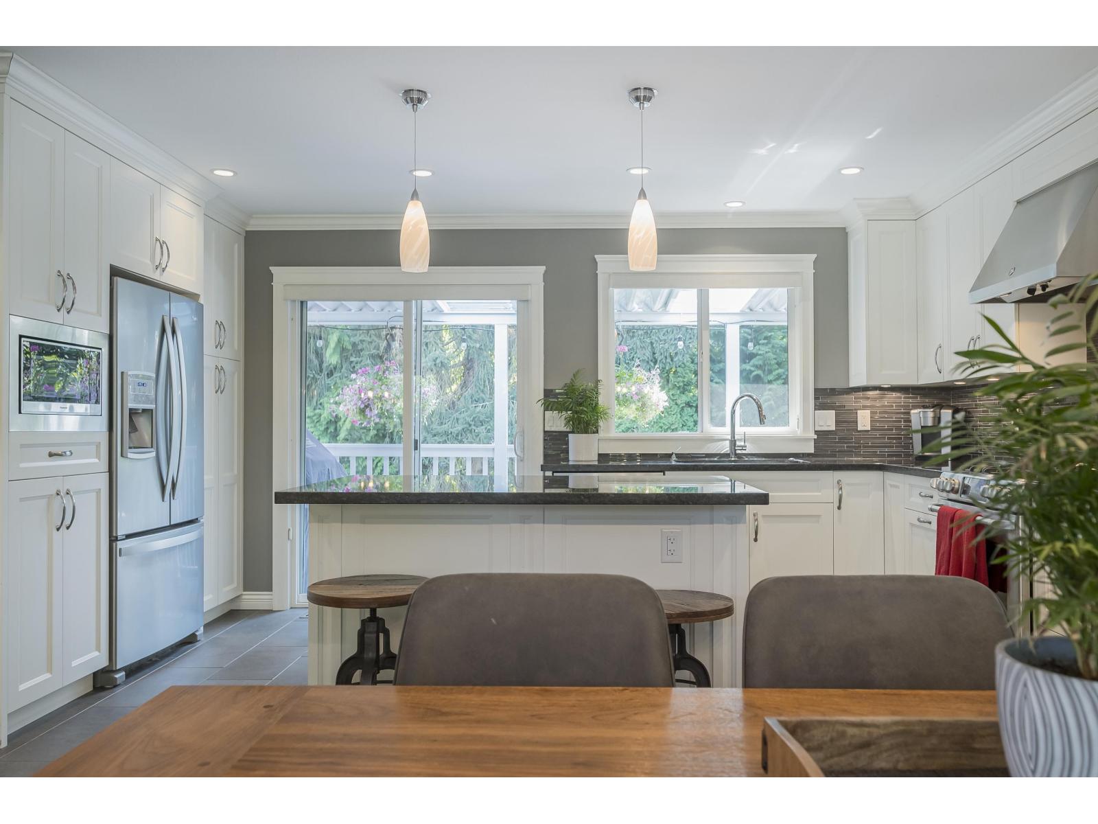 Photo 10 of 21242 94 B Avenue, Langley BC