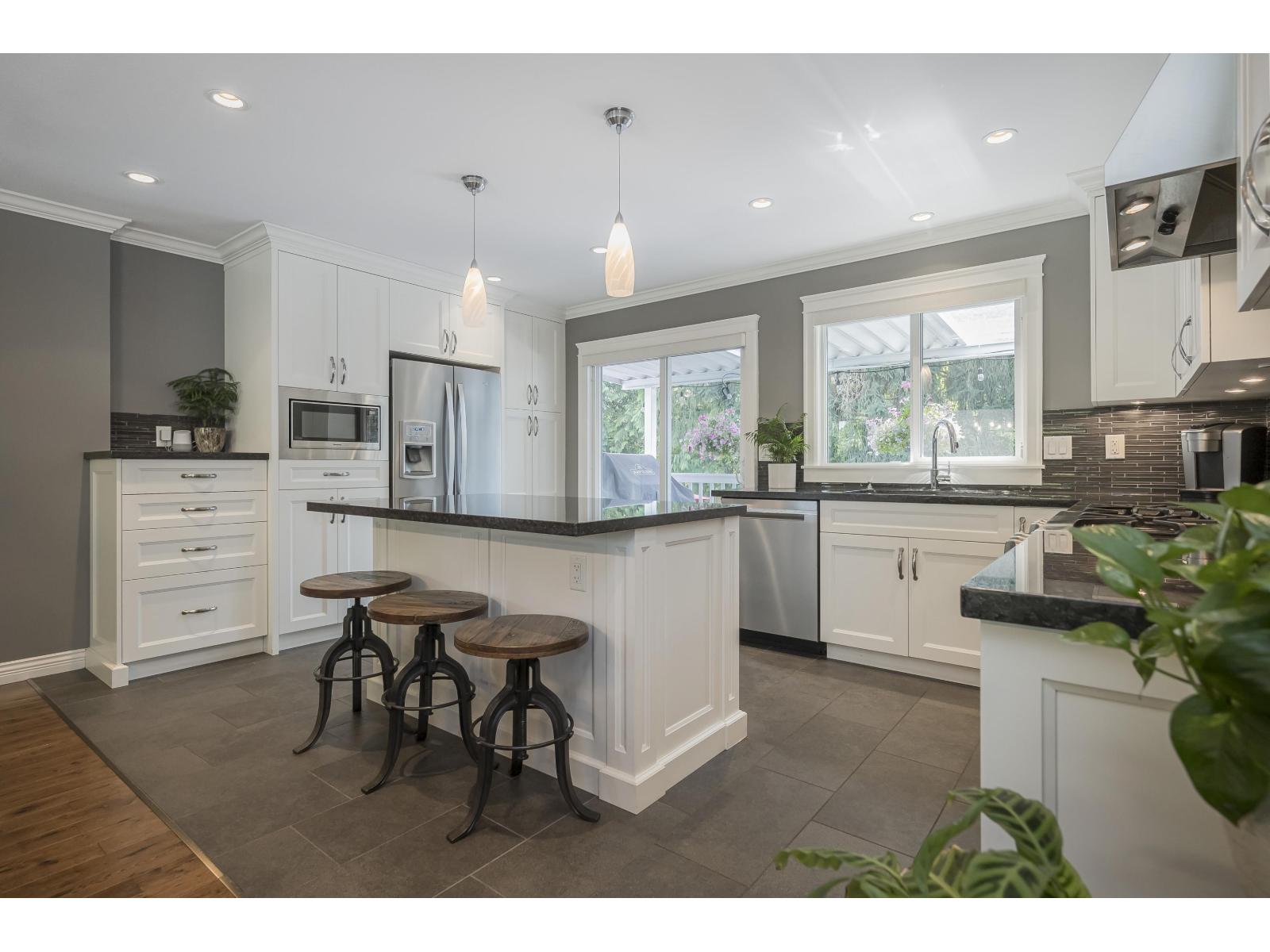 Photo 12 of 21242 94 B Avenue, Langley BC