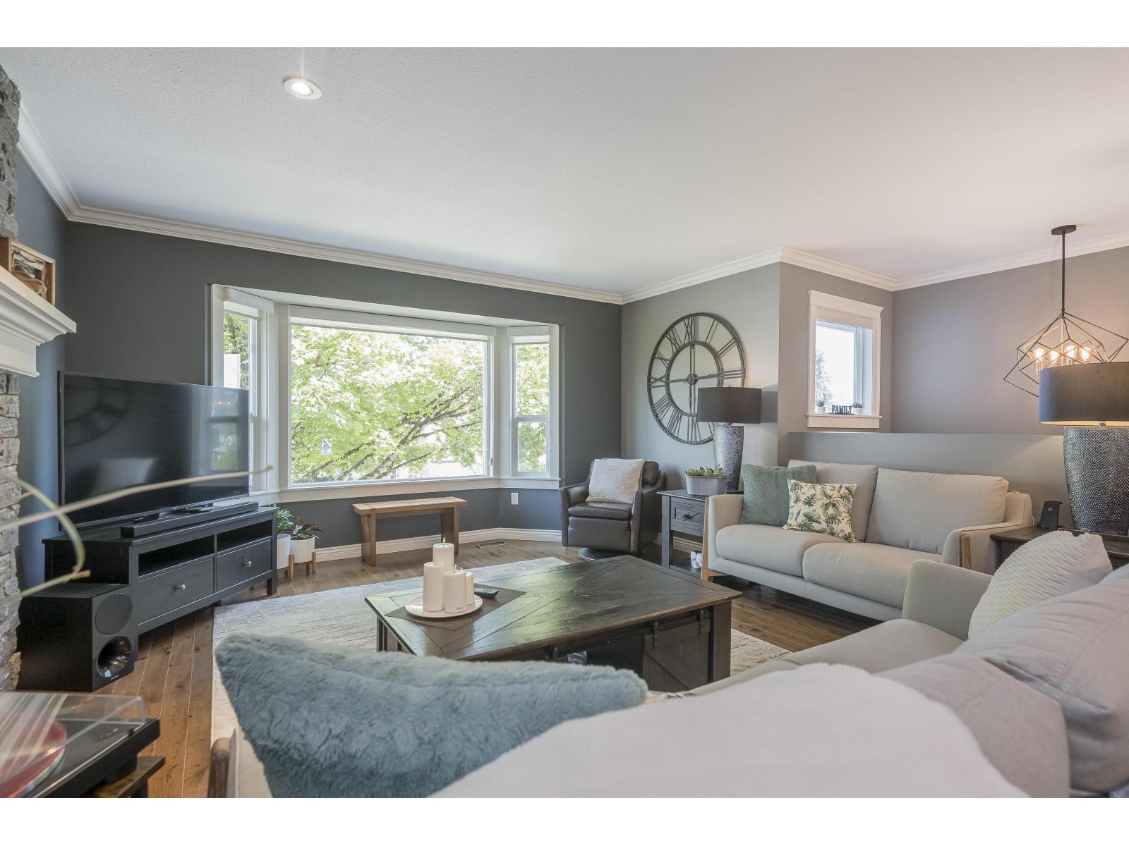 Photo 7 of 21242 94 B Avenue, Langley BC