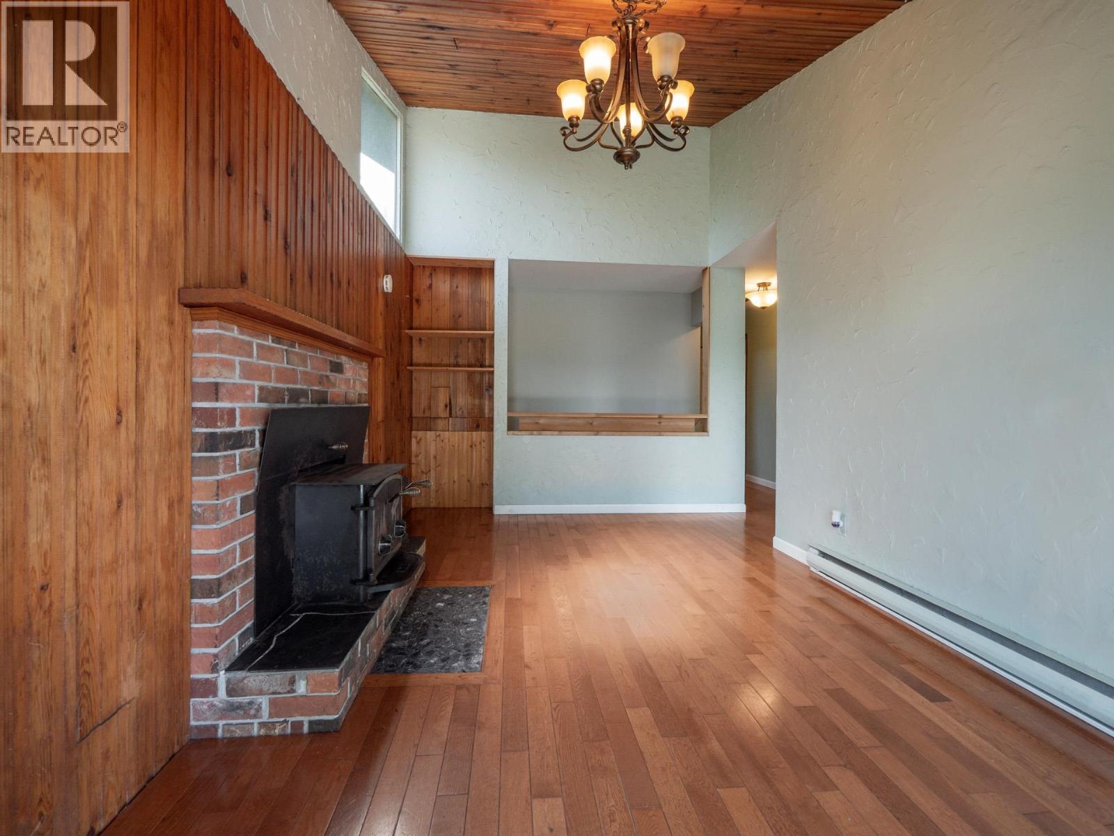 642 GOWER POINT ROAD, Gibsons