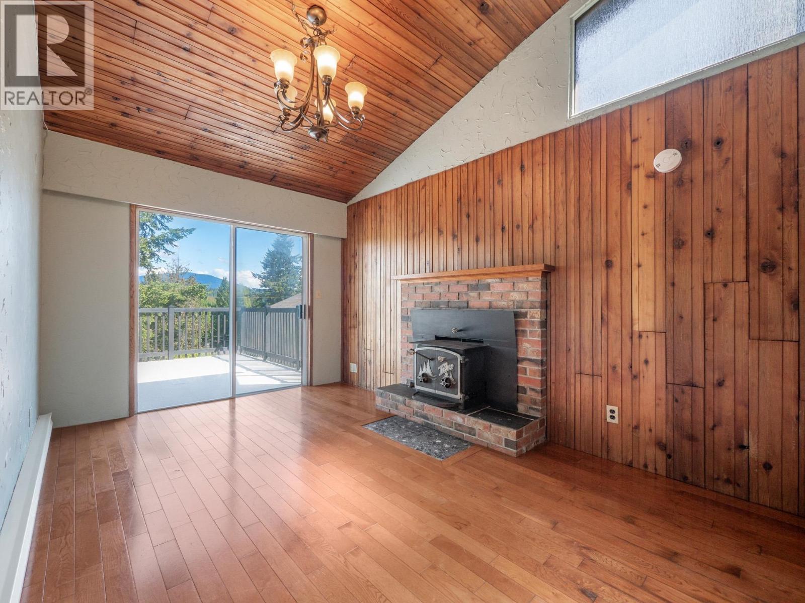 642 GOWER POINT ROAD, Gibsons