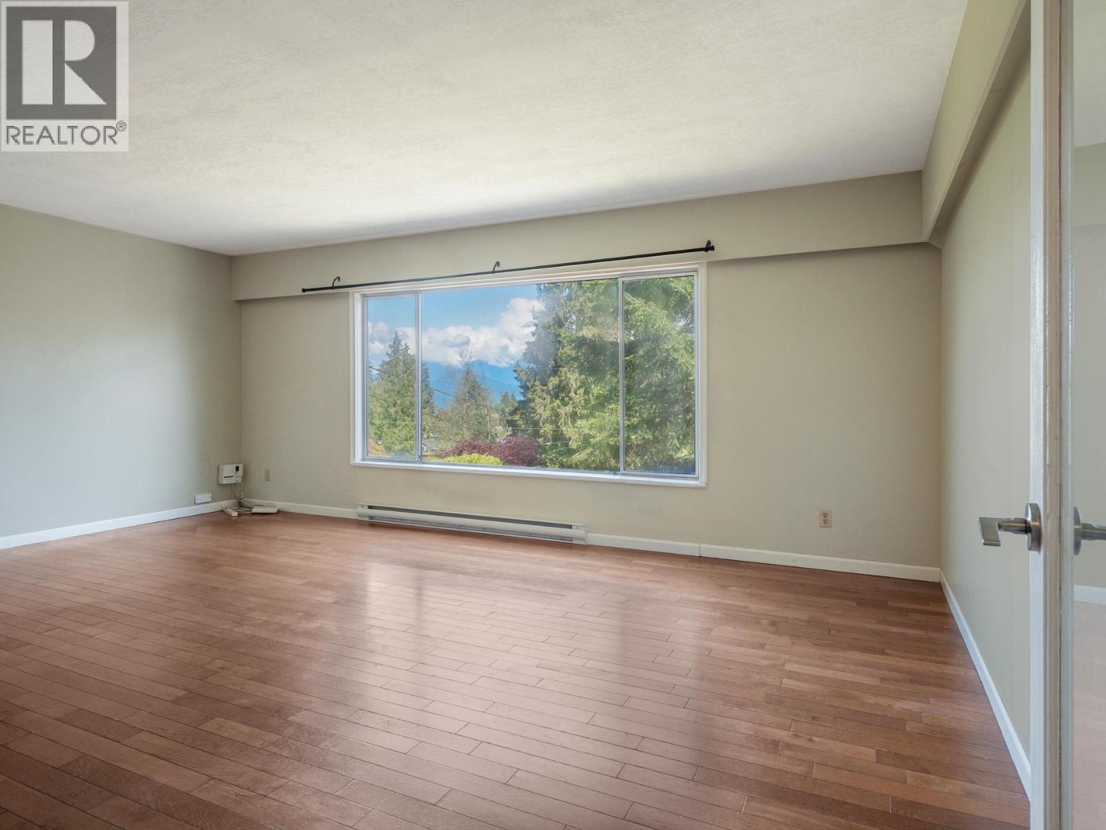 642 GOWER POINT ROAD, Gibsons
