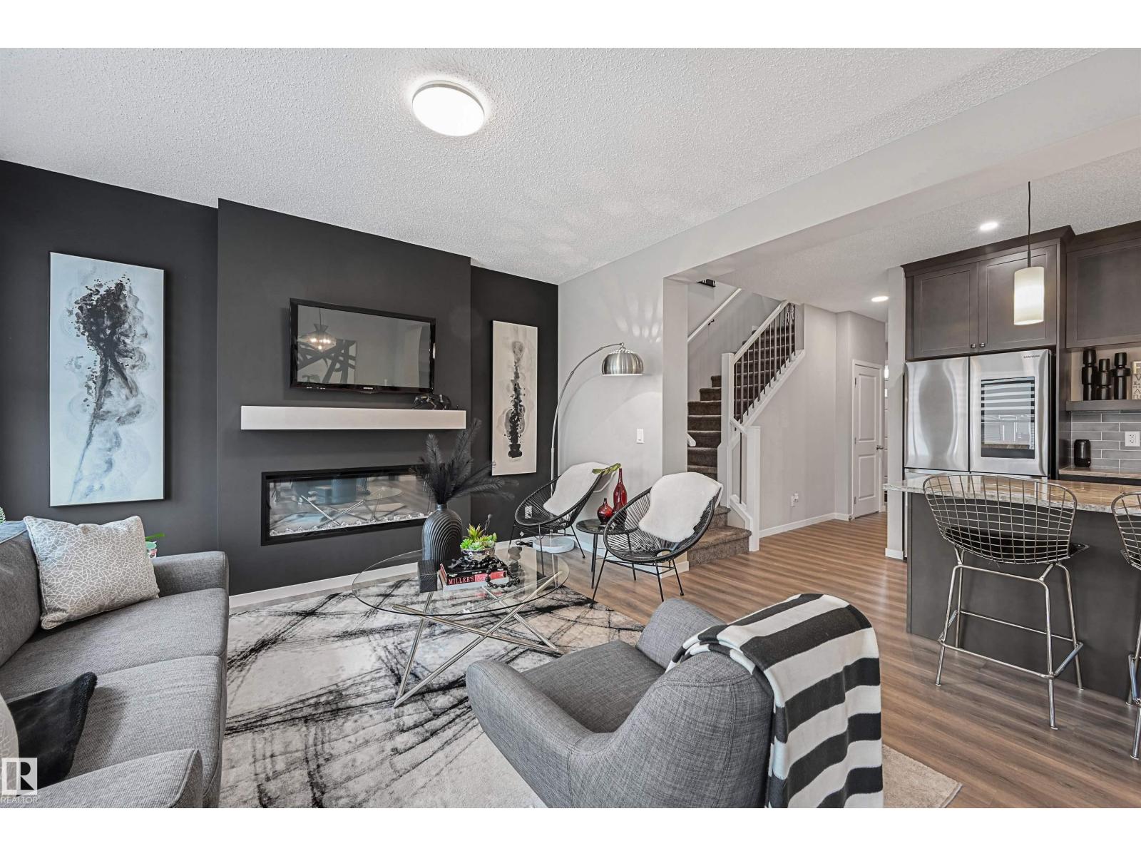 Photo 3 of 1914 159 St Sw, Edmonton AB