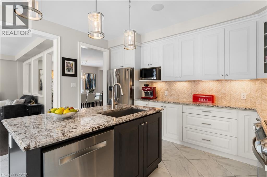 Photo 17 of 129 Fingland Crescent, Waterdown ON