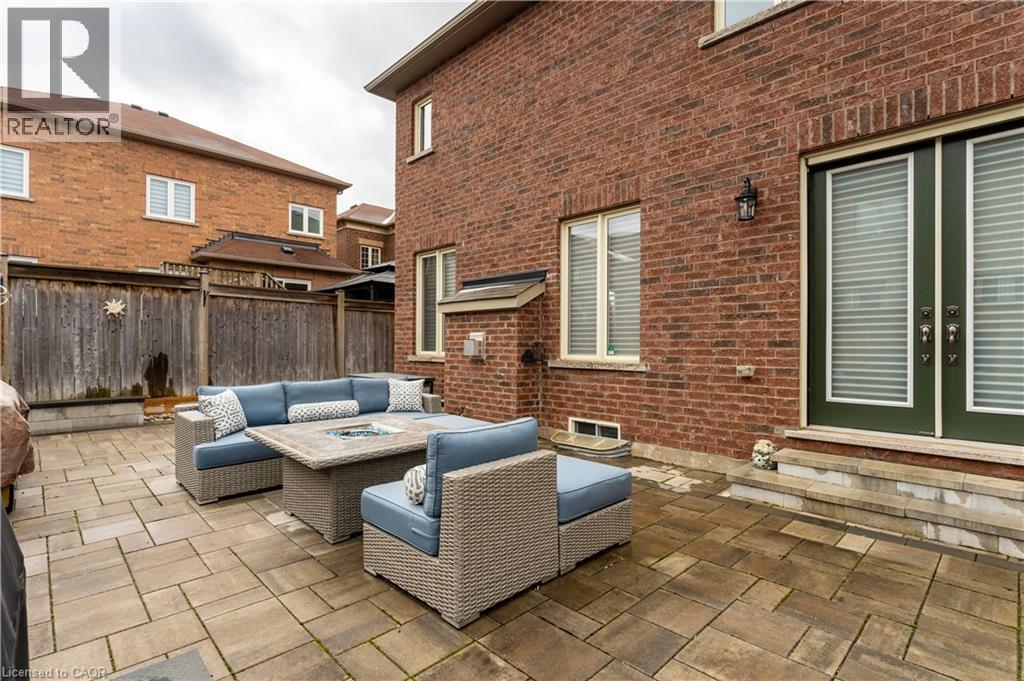 Photo 40 of 129 Fingland Crescent, Waterdown ON