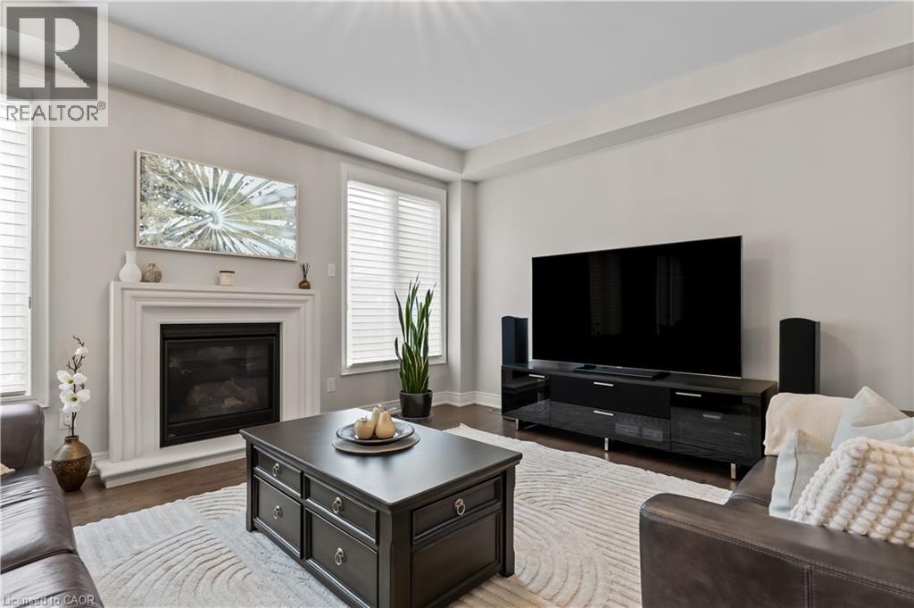 Photo 12 of 129 Fingland Crescent, Waterdown ON