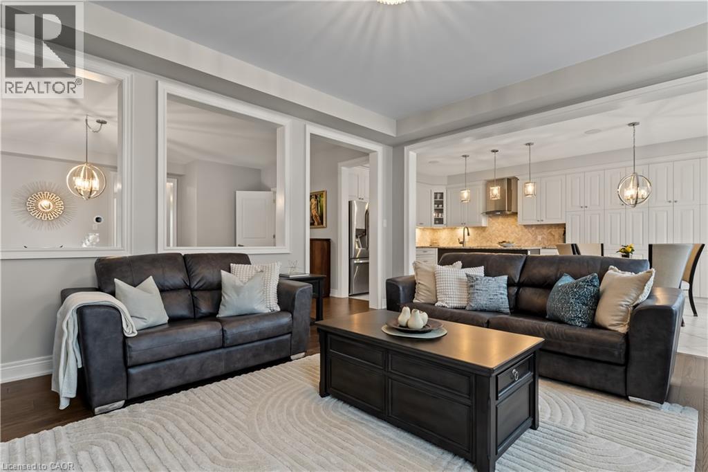 Photo 11 of 129 Fingland Crescent, Waterdown ON