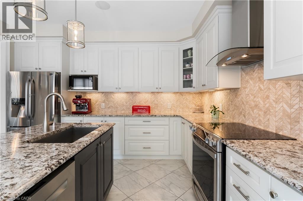 Photo 16 of 129 Fingland Crescent, Waterdown ON