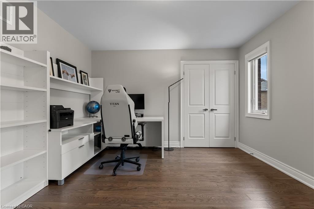 Photo 28 of 129 Fingland Crescent, Waterdown ON