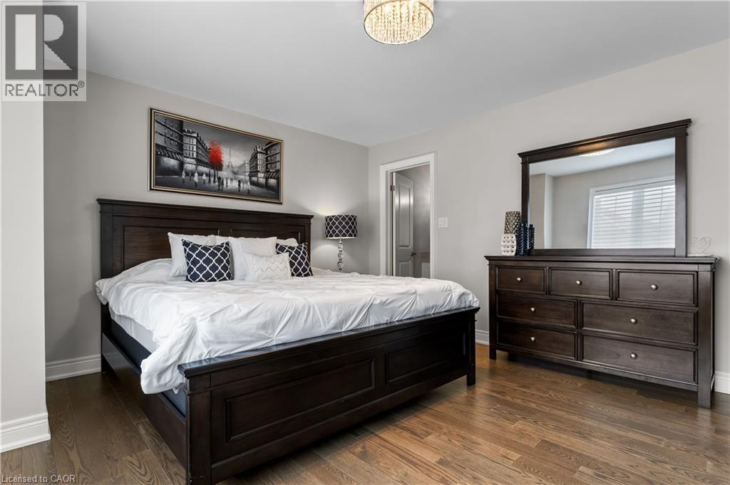Photo 26 of 129 Fingland Crescent, Waterdown ON